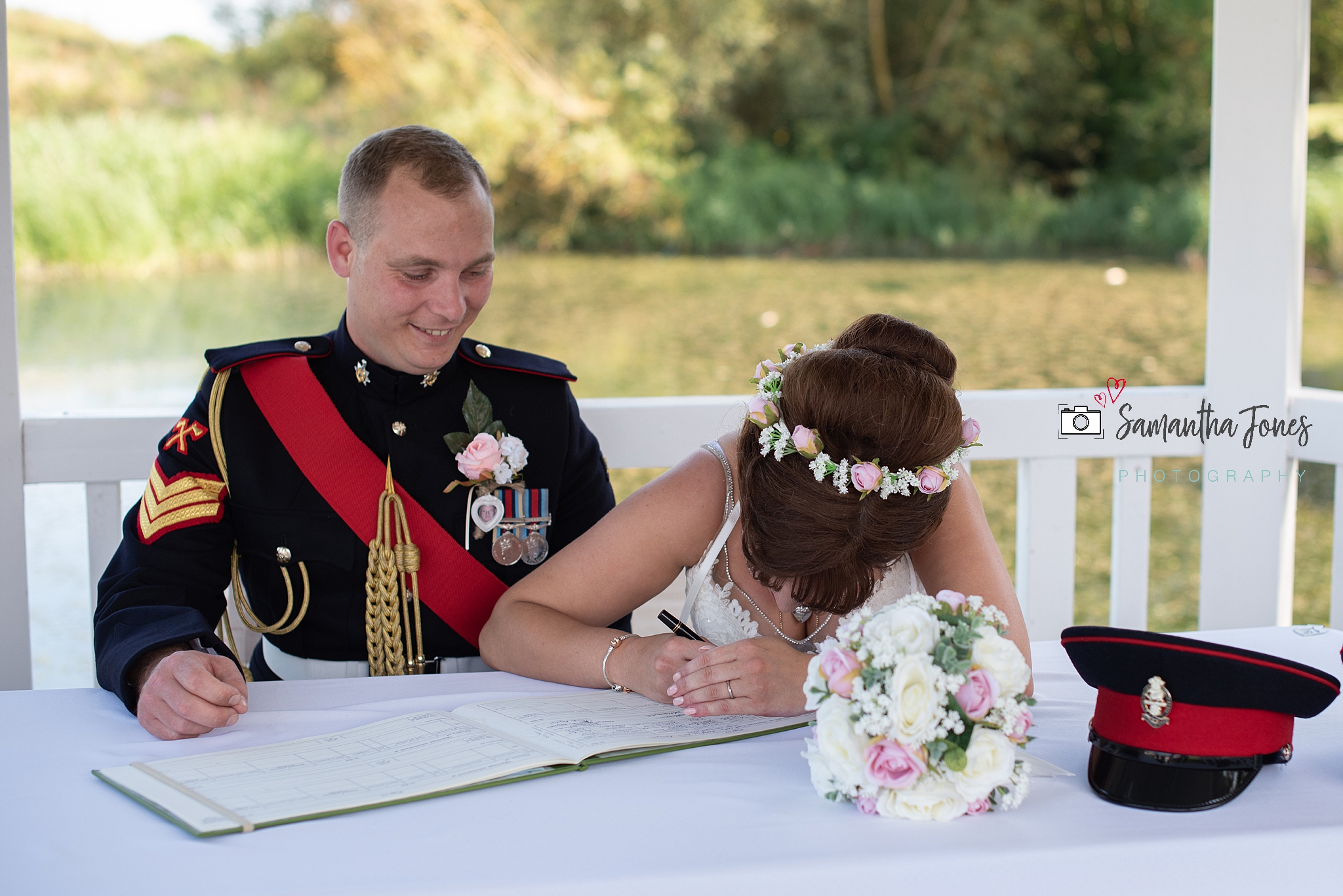 Emma and Chris - a wedding full of sunshine at Stonelees Golf Centre